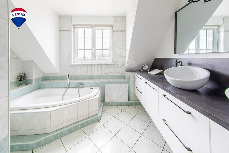 Maison - 170 m² - 6 pièces