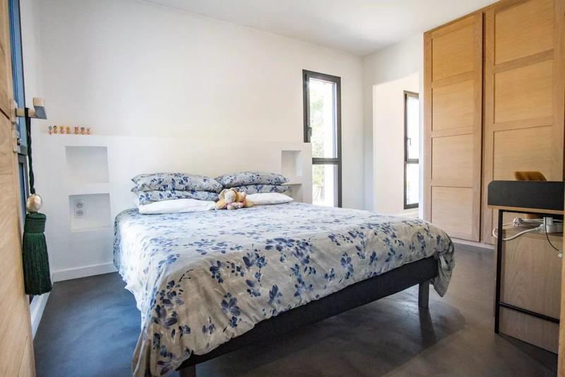 Maison - 220 m² - 5 pièces