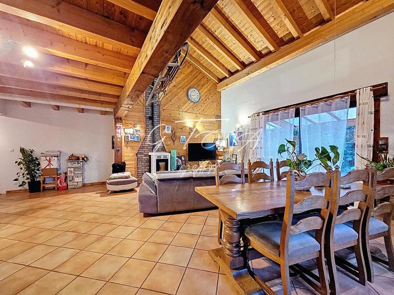 Maison - 186 m² - 6 pièces