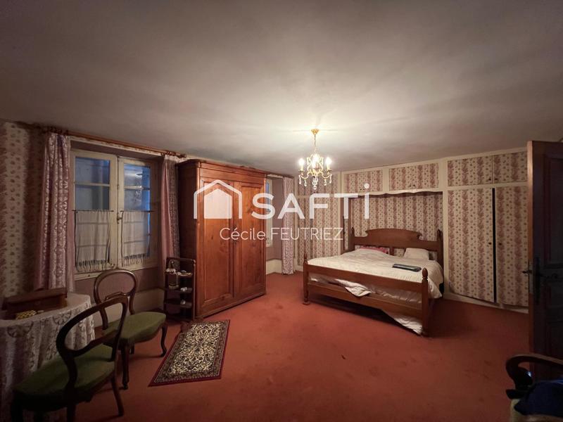 Maison - 270 m² - 8 pièces