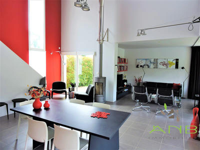 Villa - 194 m² - 8 pièces