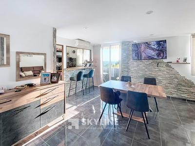 Appartement - 75 m² - 4 pièces