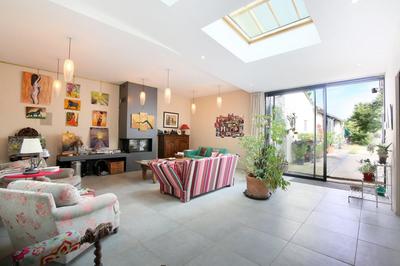 Maison - 310 m² - 6 pièces