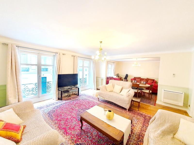 Appartement bourgeois - 228 m² - 6 pièces