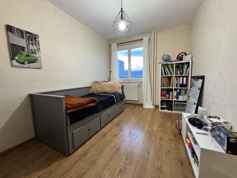 Appartement - 84 m² - 5 pièces