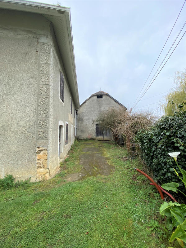 Maison - 230 m² - 8 pièces