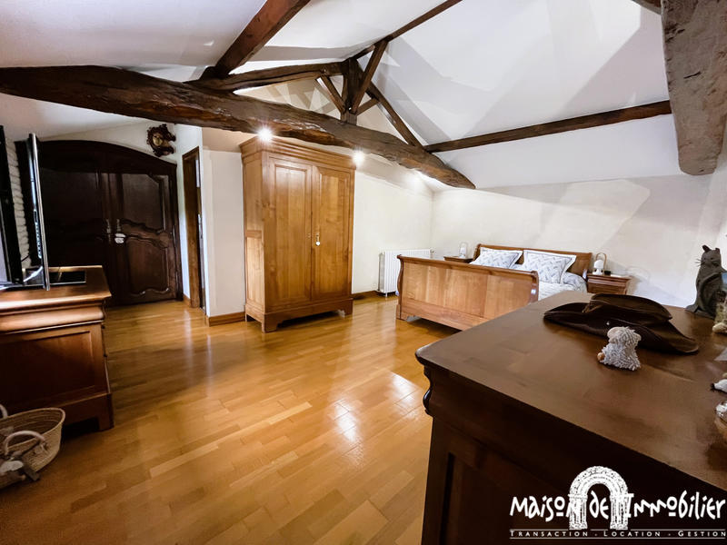 Maison - 380 m² - 9 pièces