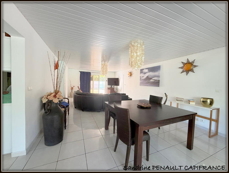 Villa - 221 m² - 7 pièces