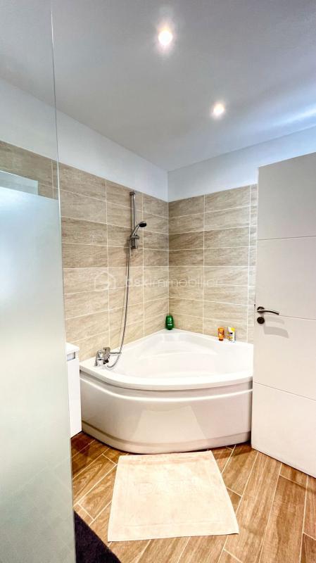 Maison - 163 m² - 5 pièces