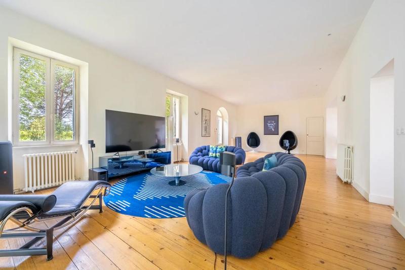 Château - 600 m² - 12 pièces