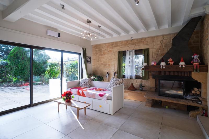 Maison - 230 m² - 8 pièces