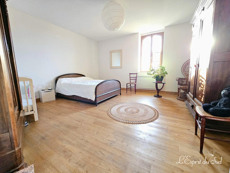 Maison - 184 m² - 8 pièces