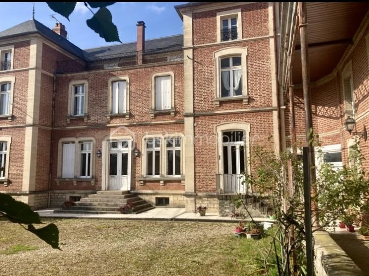 Demeure - 600 m² - 14 pièces