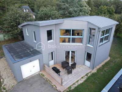 Maison d'architecte - 137 m² - 5 pièces