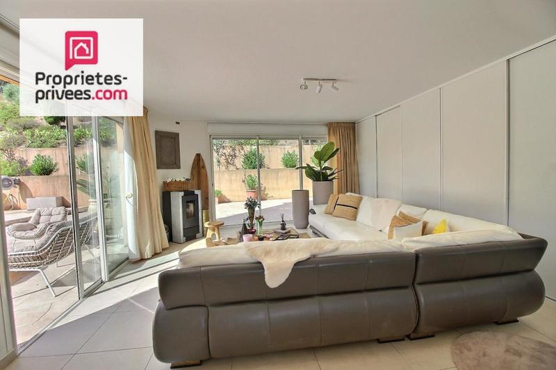 Villa - 240 m² - 7 pièces