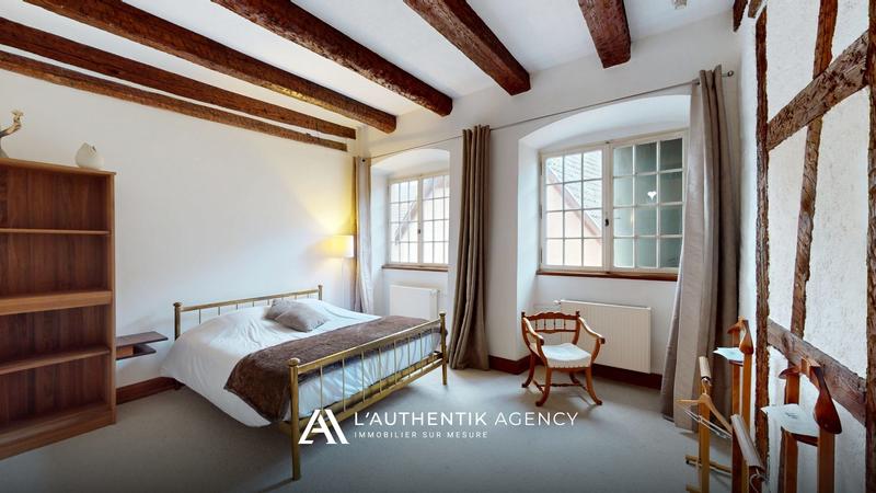 Maison - 636 m² - 12 pièces