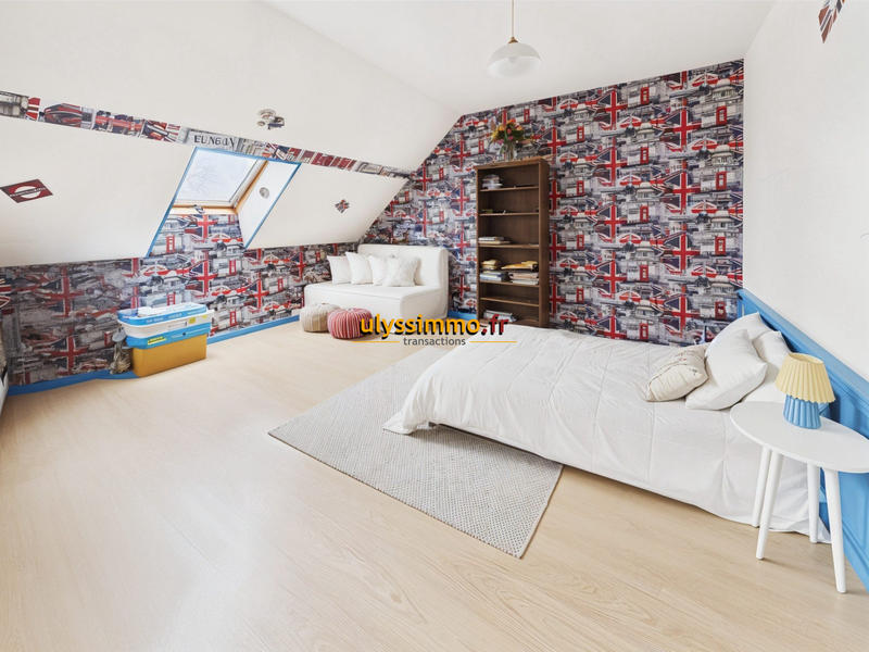 Maison - 184 m² - 8 pièces