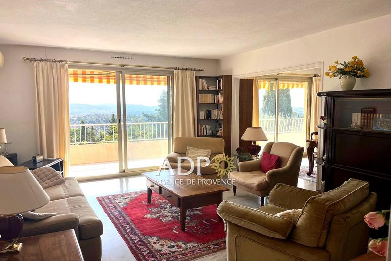 Appartement - 92 m² - 5 pièces