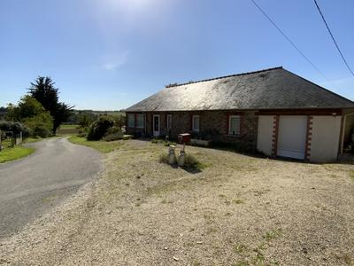 Maison - 384 m² - 4 pièces