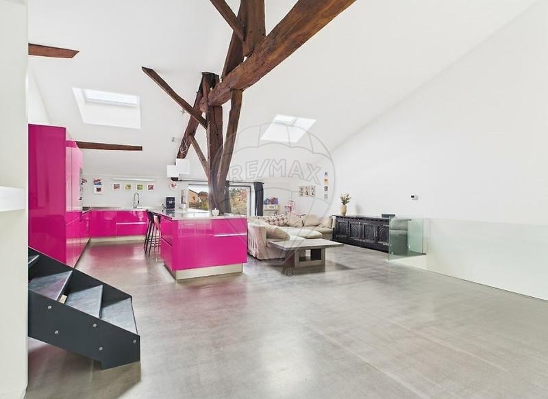 Maison - 230 m² - 8 pièces