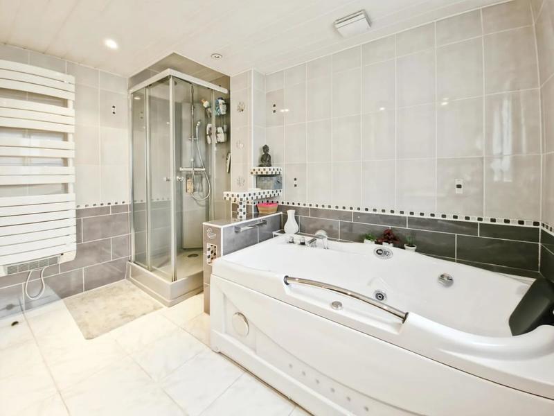 Maison - 115 m² - 6 pièces