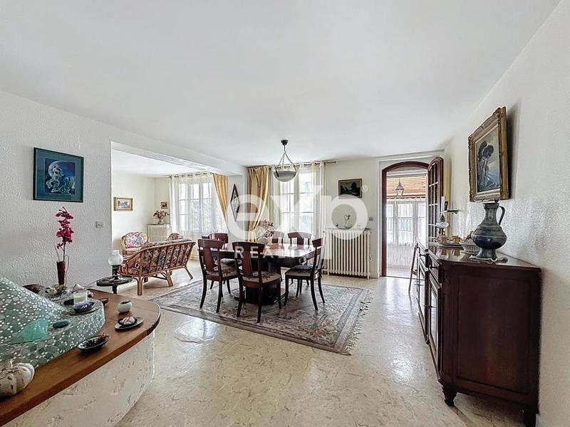 Maison en pierre - 200 m² - 6 pièces