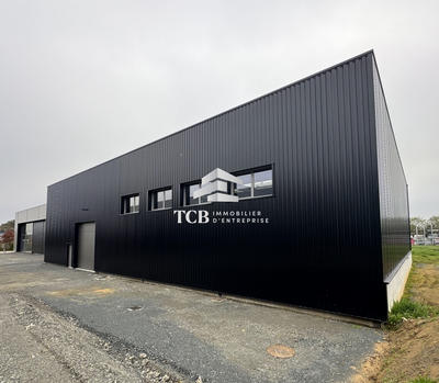 Local d'activités - 930 m²