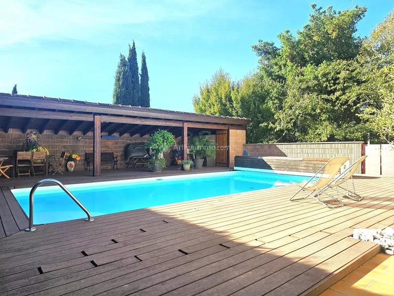 Maison - 280 m² - 8 pièces