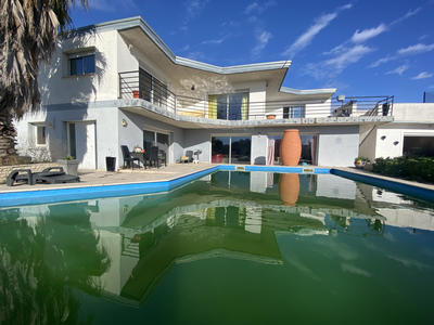 Villa - 370 m² - 8 pièces