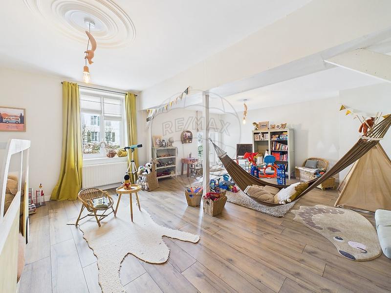 Maison - 270 m² - 7 pièces