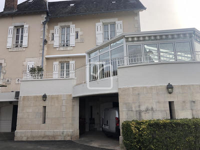 Maison - 250 m² - 8 pièces