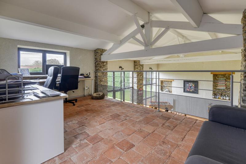 Maison - 243 m² - 7 pièces