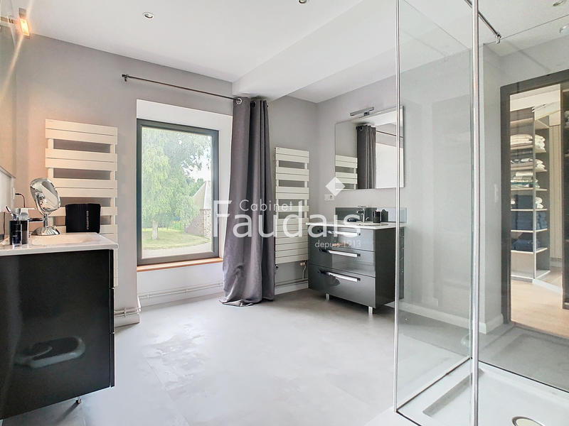 Propriété - 450 m² - 10 pièces