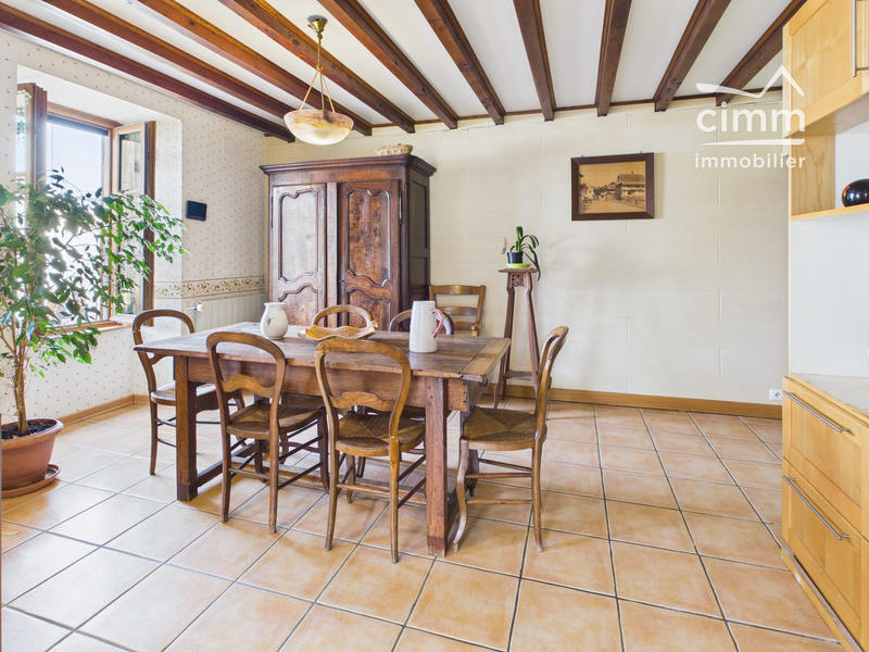 Maison - 140 m² - 5 pièces