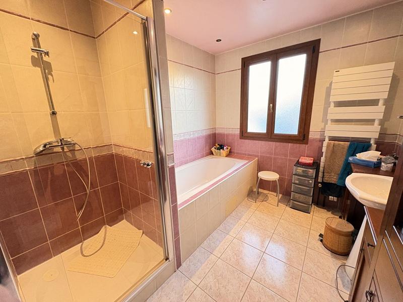 Maison - 127 m² - 5 pièces