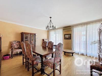 Appartement - 96 m² - 4 pièces