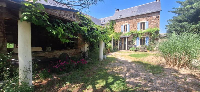 Maison - 230 m² - 8 pièces