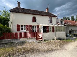 Maison traditionnelle - 90 m² - 4 pièces