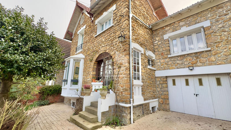 Maison - 93 m² - 5 pièces