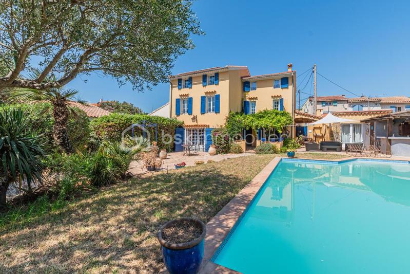 Maison - 218 m² - 7 pièces