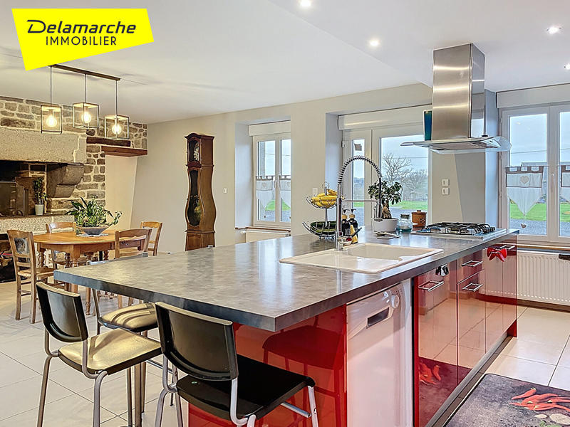 Maison - 235 m² - 8 pièces