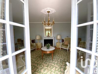 Maison - 216 m² - 7 pièces