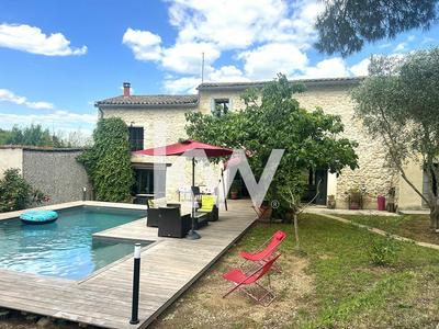 Maison - 310 m² - 11 pièces