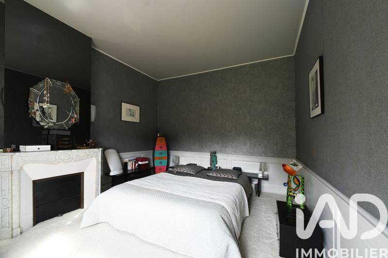 Maison - 240 m² - 8 pièces