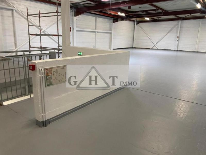 Entrepôt - 779 m²