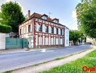 Maison - 210 m² - 9 pièces