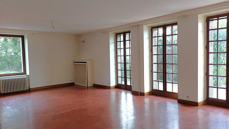 Maison - 331 m² - 10 pièces