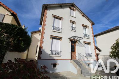 Maison - 159 m² - 6 pièces