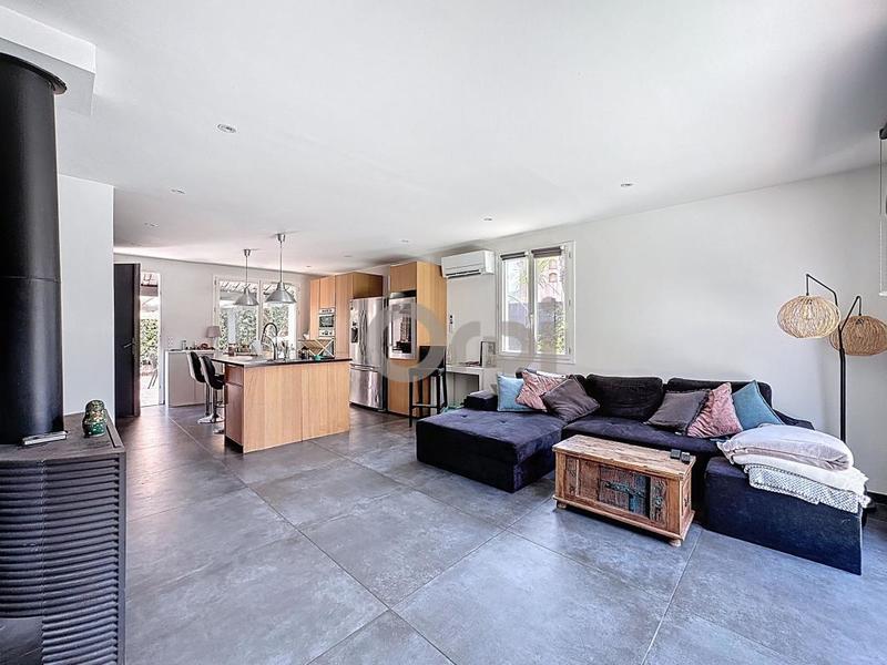 Maison - 111 m² - 6 pièces