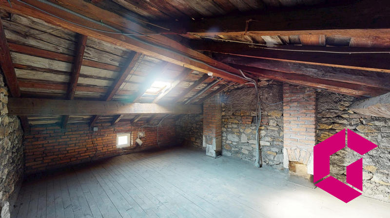 Appartement - 90 m² - 6 pièces